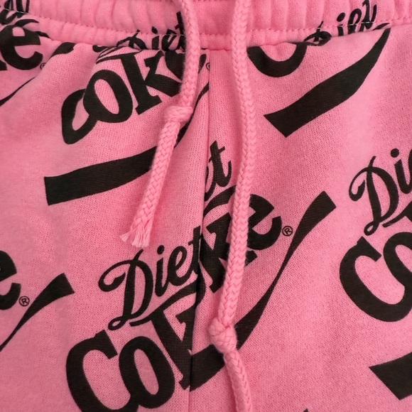 NWT Women’s Diet Coke Fleece Shorts Pink Shorts L - Picture 4 of 7